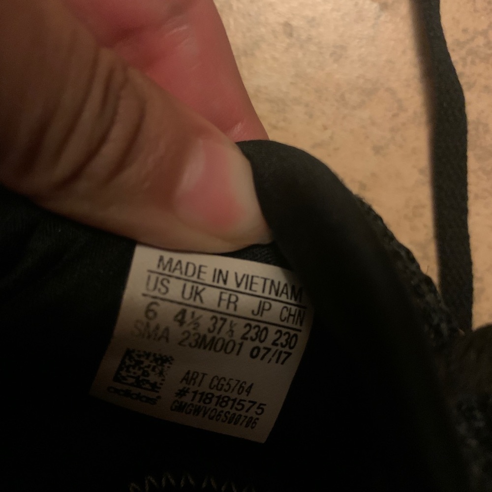 Adidas - Picture 5 of 6